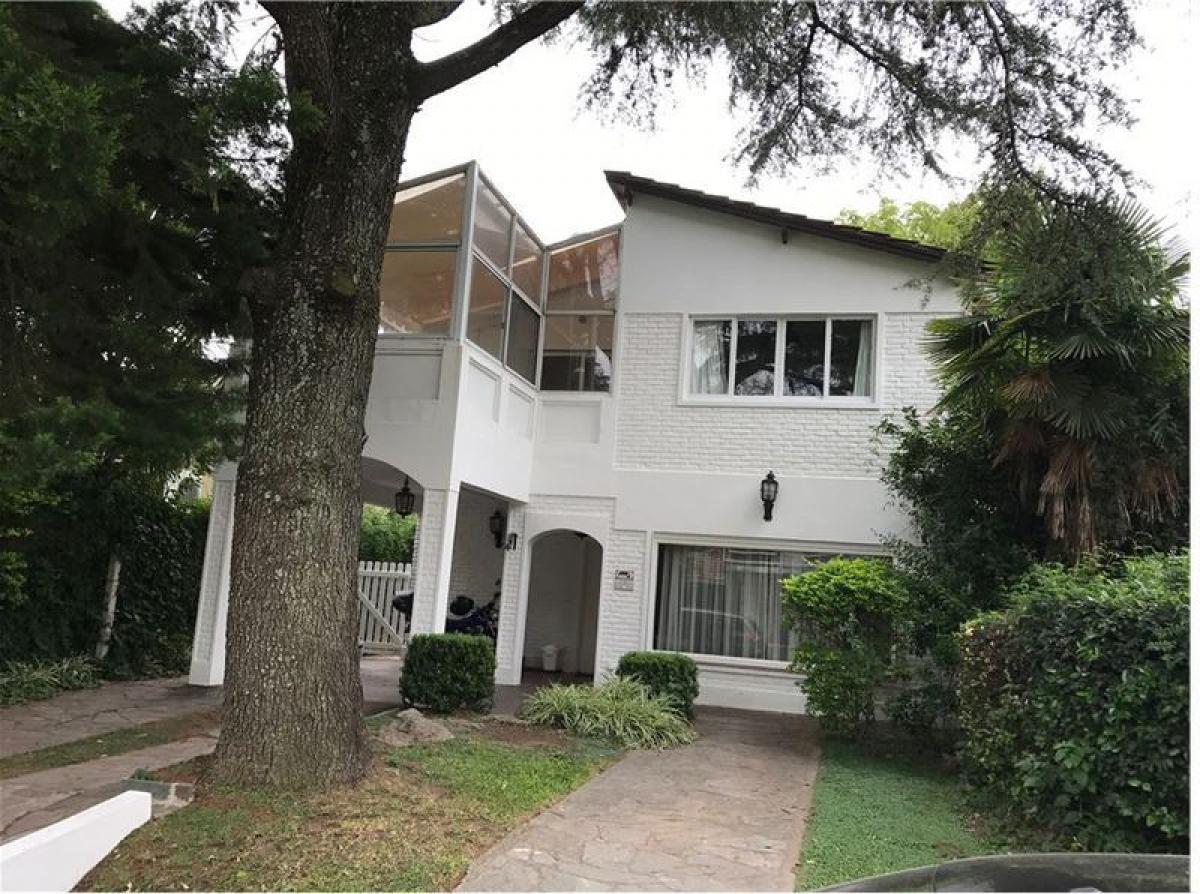 3 bedrooms House in Escobar, Argentina No. 15218