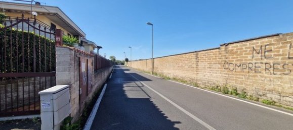 2 rooms Commercial property in Ciampino, Italy No. 20811 2