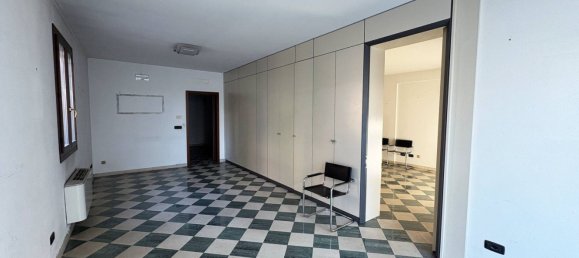 Büro in Bomporto, Italy 61m², Nr. 322736 2