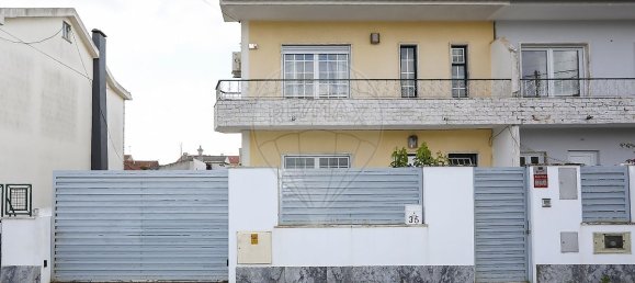 3 bedrooms House in Sintra, Portugal No. 39797 3