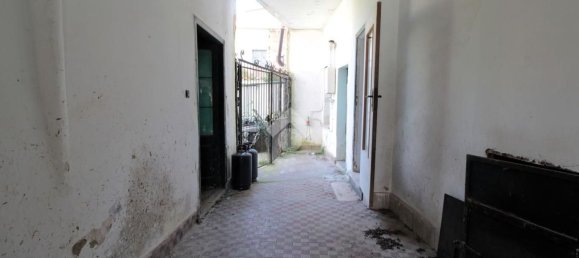 4غرفة منزل في Castel Morrone, Italy رقم 70746 6