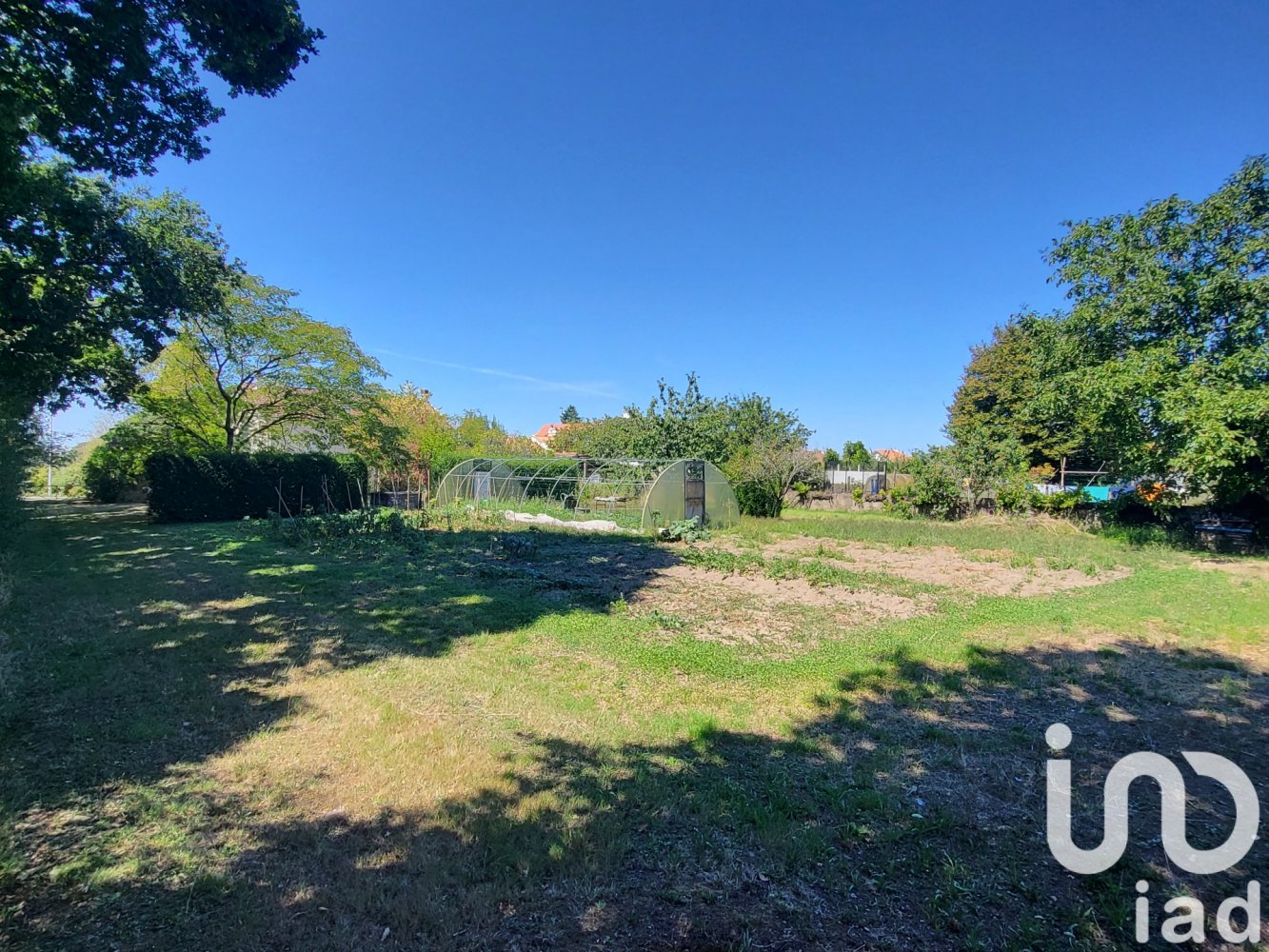  Land in Reze, France No. 348967