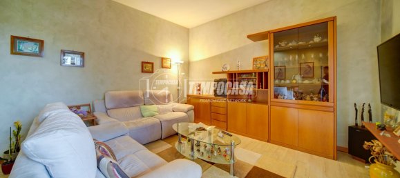 Apartamento de 3 divisões em Besnate, Italy N.º 312640 6