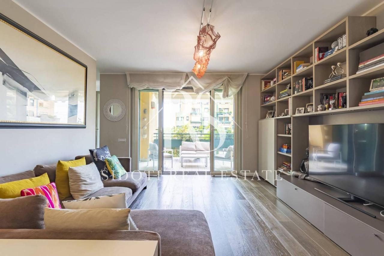 Apartamento de 5 habitaciónes en Segrate, Italy No. 33603