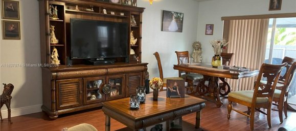 3 bedrooms Villa for sale in Miami, Miami-Dade, Florida, USA № 614660 25