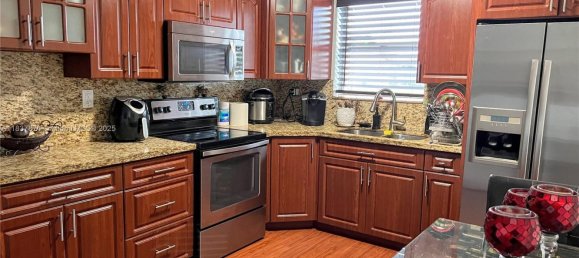 3 bedrooms Villa for sale in Miami, Miami-Dade, Florida, USA № 614660 9