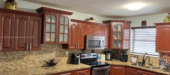 3 bedrooms Villa for sale in Miami, Miami-Dade, Florida, USA № 614660 8
