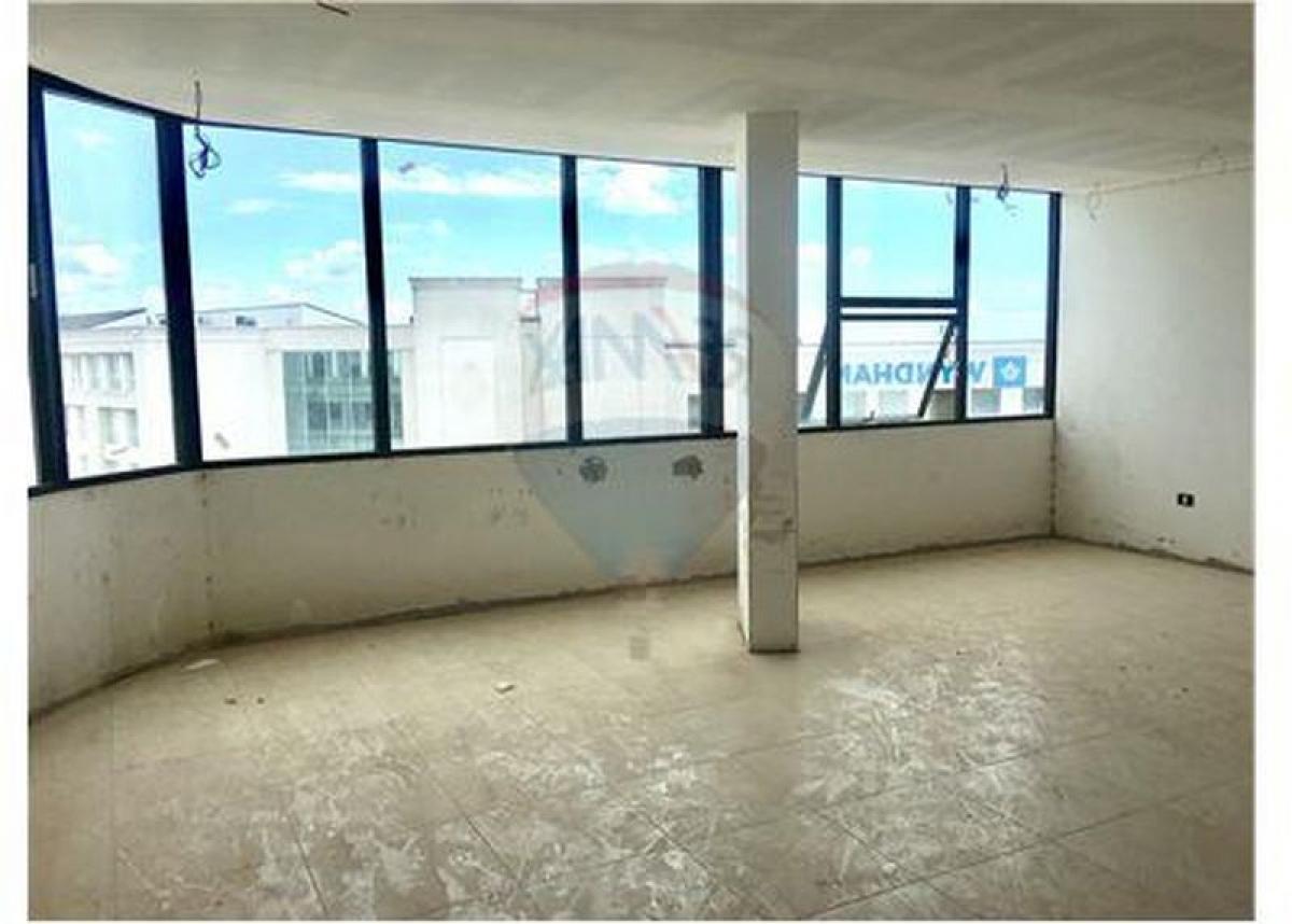 60m² Office in Tigre, Argentina No. 28796
