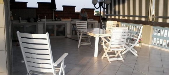 4 bedrooms Penthouse in Massa, Italy No. 47586 8