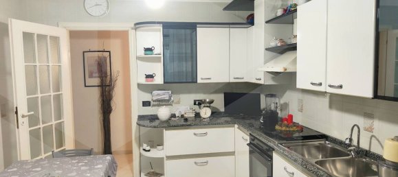 Квартира с 3 комнатами в Модуньо, Италия № 22083 9