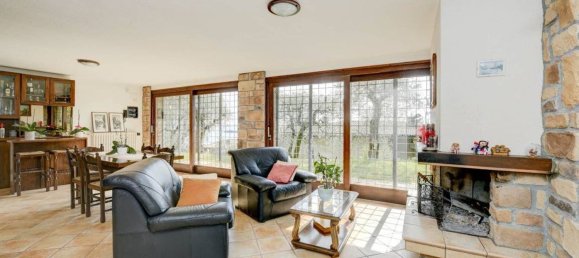 9-salle Villa à Gardone Riviera, Italy No. 8015 24