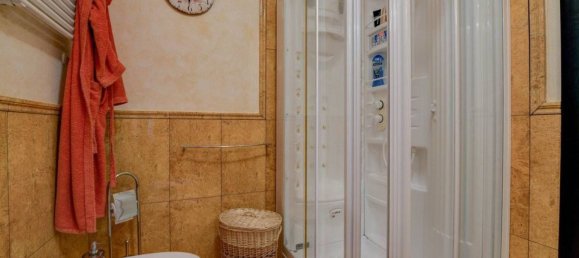 9-salle Villa à Gardone Riviera, Italy No. 8015 28