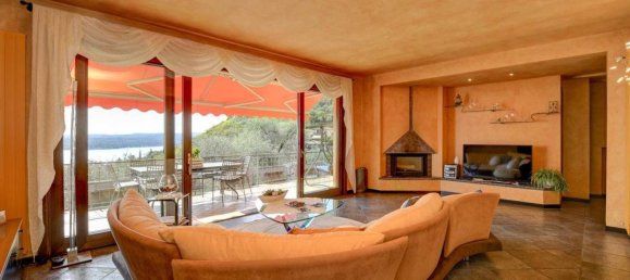 9-salle Villa à Gardone Riviera, Italy No. 8015 25