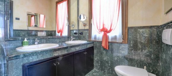 9-salle Villa à Gardone Riviera, Italy No. 8015 20