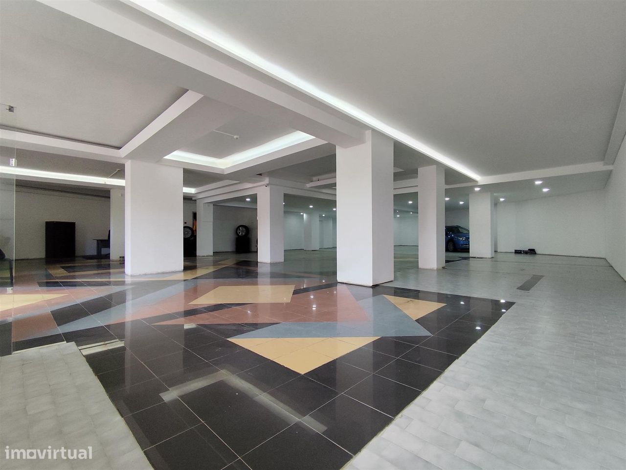 258m² Commercial property in Torres Novas, Portugal No. 207671