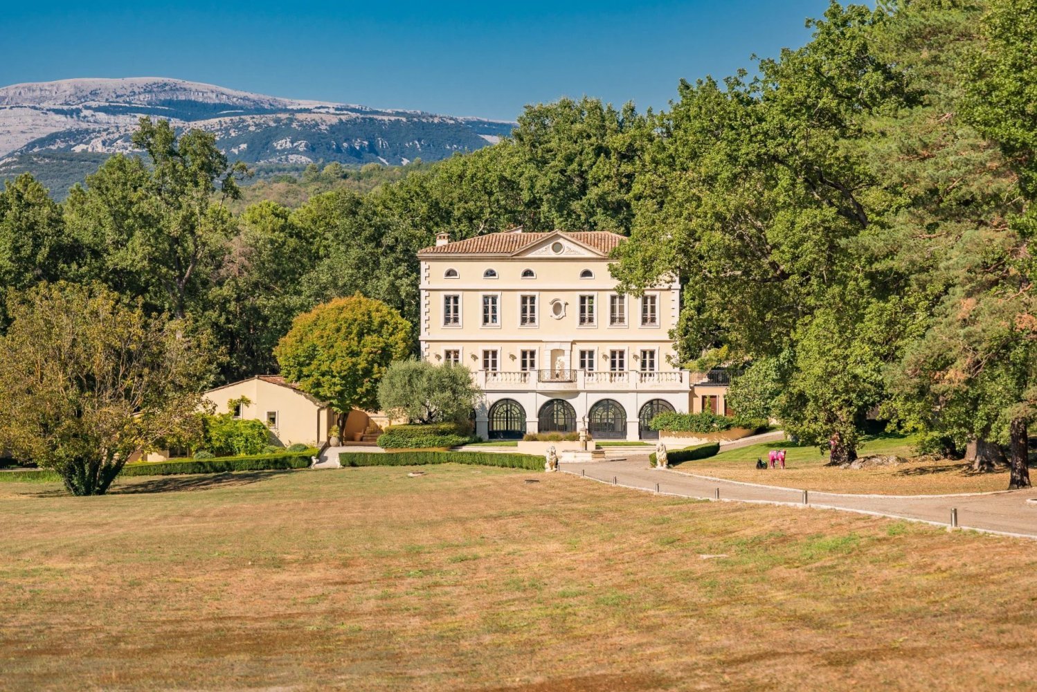 Villa de 9 dormitorios en Fayence, France No. 61922