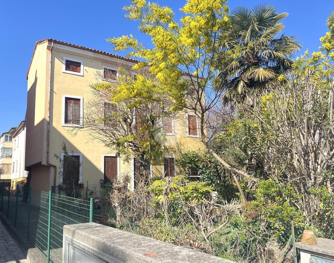 5 rooms Villa in Vicenza, Italy No. 38064