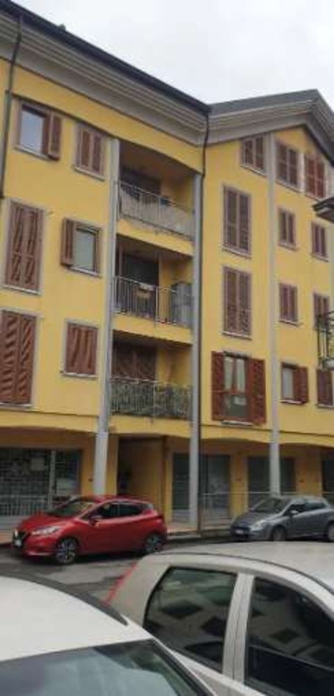 3-salle Appartement à Roncello, Italy No. 7751