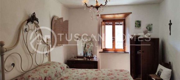 10 rooms Villa in Fabbriche di Vergemoli, Italy No. 135893 17