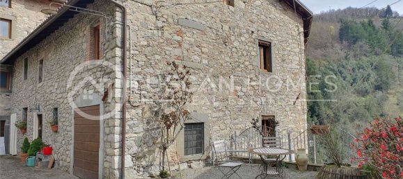10 rooms Villa in Fabbriche di Vergemoli, Italy No. 135893 4