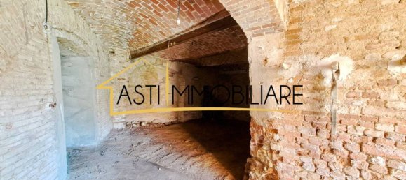 3 bedrooms House in Cossombrato, Italy No. 105600 16