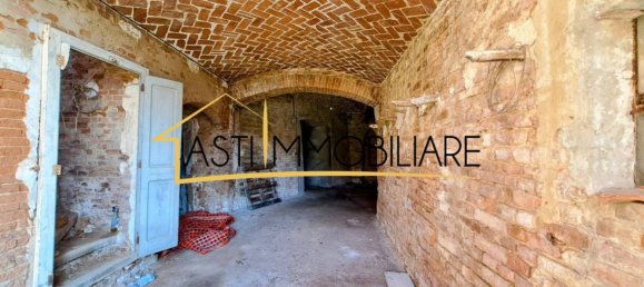 3 bedrooms House in Cossombrato, Italy No. 105600 15