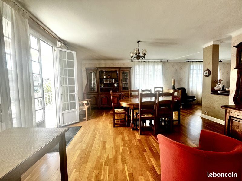 3 Schlafzimmer Haus in Niort, France, Nr. 340908
