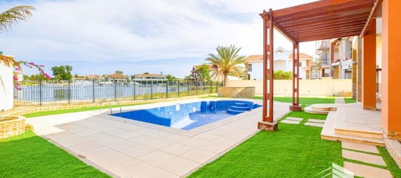 Вилла с 5 спальнями в Jumeirah Islands, ОАЭ № 15644 4