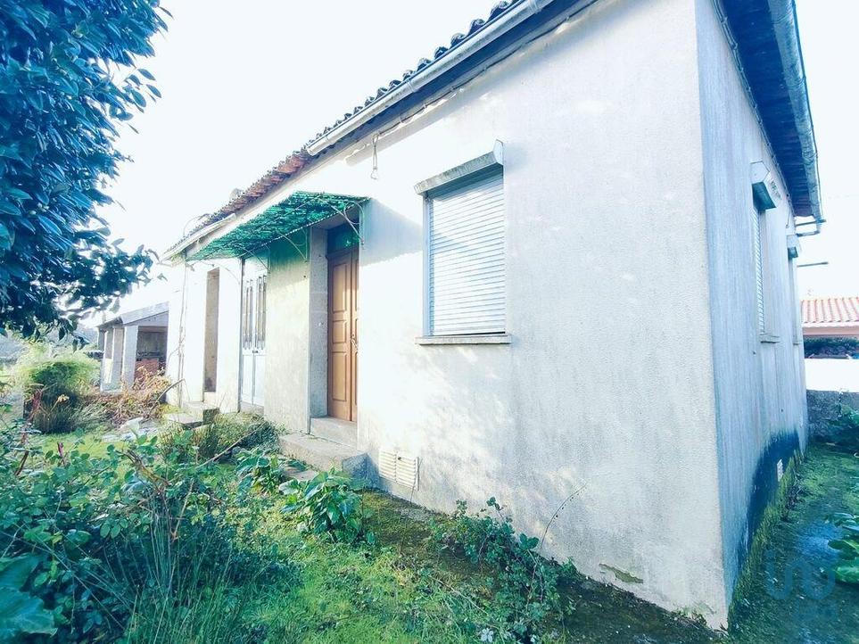 Casa de 2 dormitorios en Valenca, Portugal No. 302459