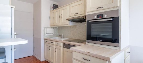 Apartamento de 2 dormitorios en Puteaux, France No. 325294 4