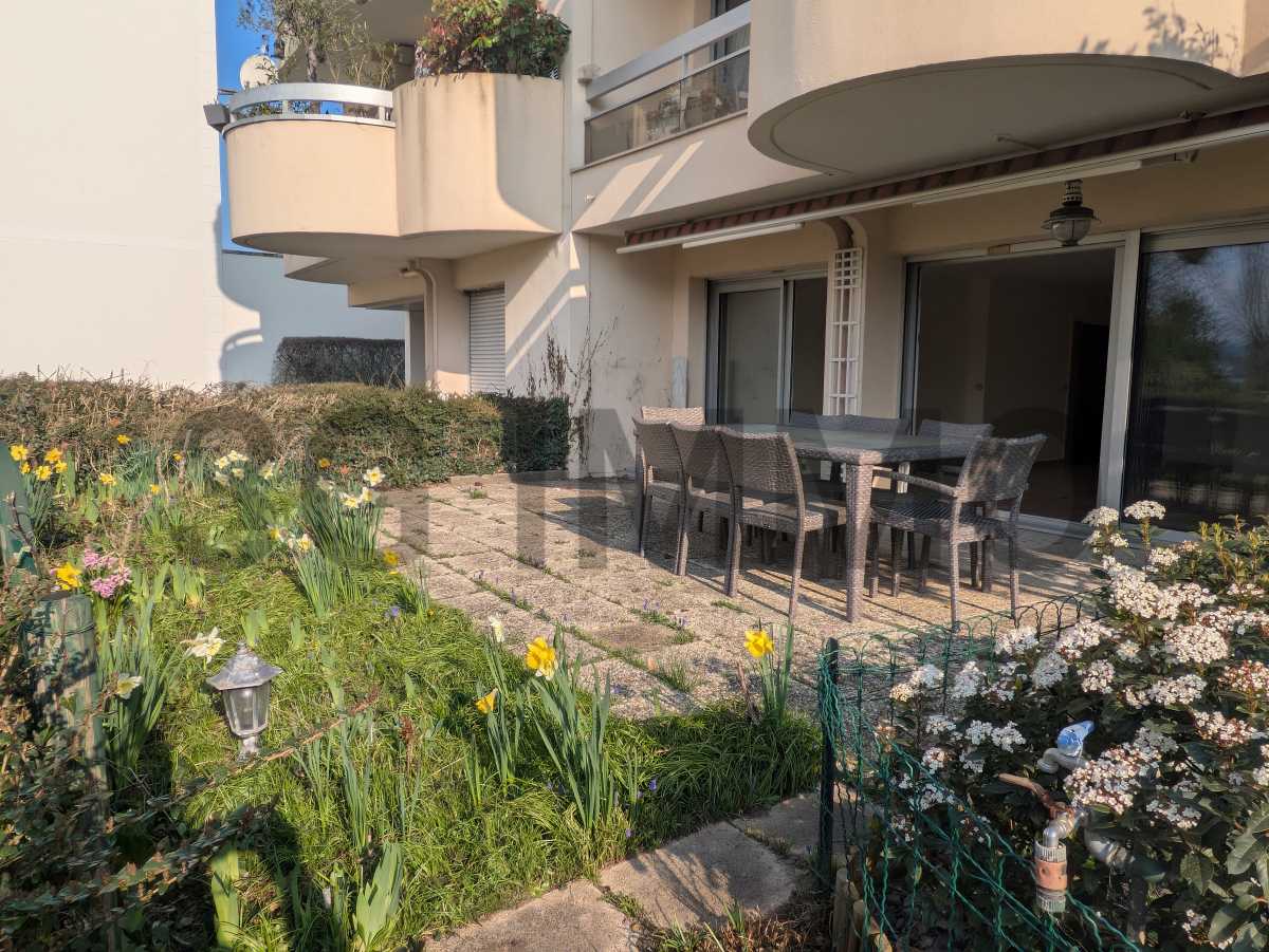 Квартира с 2 спальнями в Ангьен-ле-Бэн, Франция № 192979