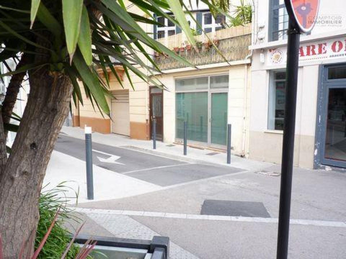 51m² Factory in Perpignan, France No. 20258