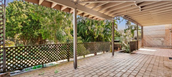 3 bedrooms House in Emerald Beach, Australia No. 299 13