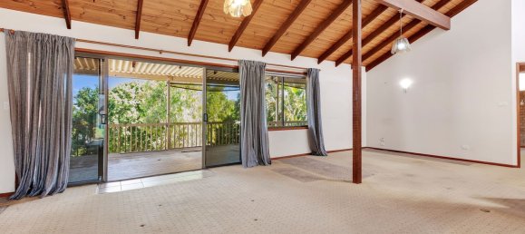 3 bedrooms House in Emerald Beach, Australia No. 299 14