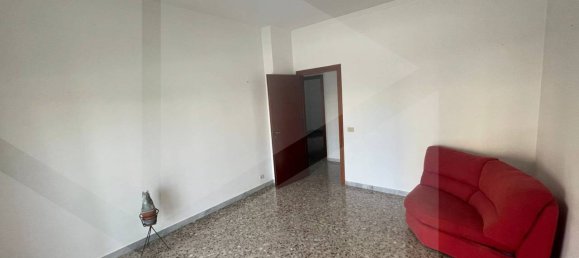 4-salle Appartement à Bari, Italy No. 29800 7