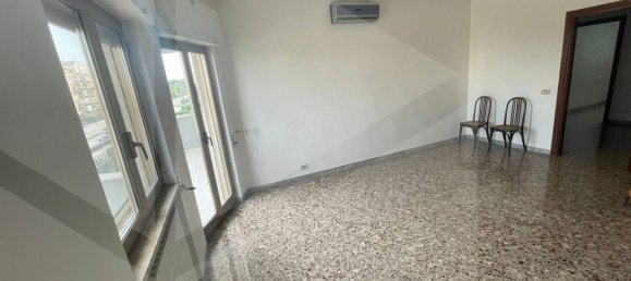 4-salle Appartement à Bari, Italy No. 29800 16
