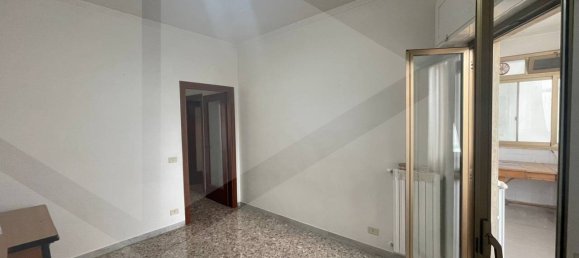 4-salle Appartement à Bari, Italy No. 29800 14