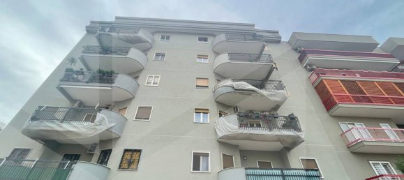 4-salle Appartement à Bari, Italy No. 29800 38