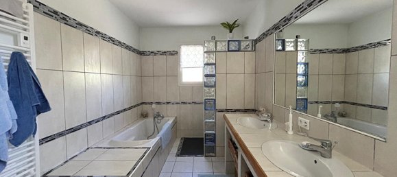 4 bedrooms Villa in Occitanie, France No. 293564 10