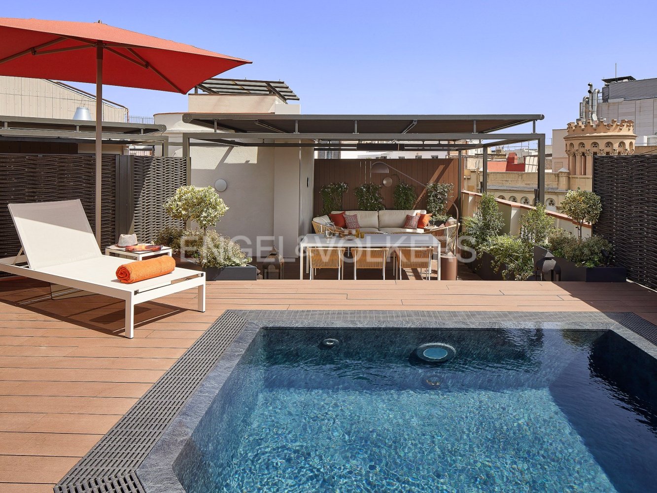 4 bedrooms Penthouse in Eixample, Spain No. 25861