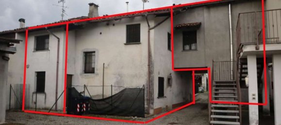 4 bedrooms Apartment in Oleggio, Italy No. 359402 5