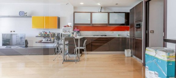 3 rooms Apartment in Milan, Italy No. 242028 3