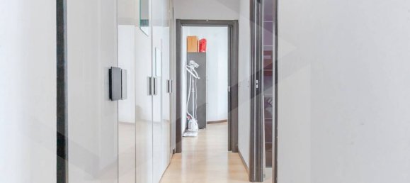 3 rooms Apartment in Milan, Italy No. 242028 10