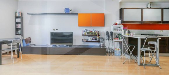 3 rooms Apartment in Milan, Italy No. 242028 6