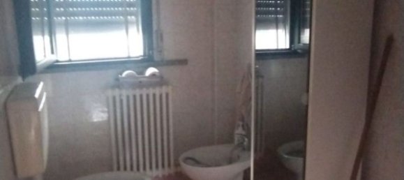 2 rooms Apartment in Parma, Italy No. 225857 3