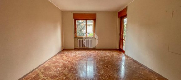 4 rooms Apartment in Asti, Italy No. 14720 3