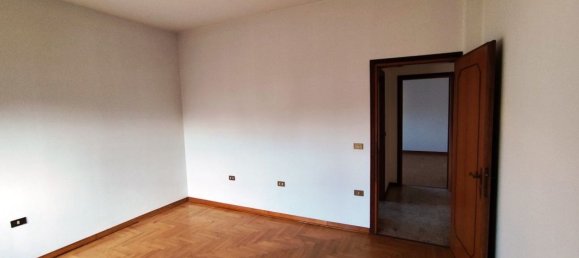 5 rooms Apartment in Preganziol, Italy No. 109559 3