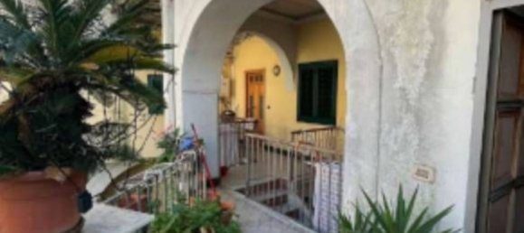 Apartamento de 4 dormitorios en Aversa, Italy No. 316476 6