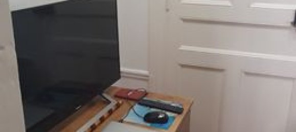 Studio in Paris, France No. 310359 7