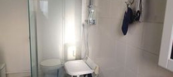 Studio in Paris, France No. 310359 11